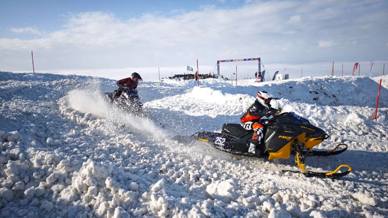 Handüzü’nde sis, kar, motor sesi : SNX finali Rize’de nefes kesti 1